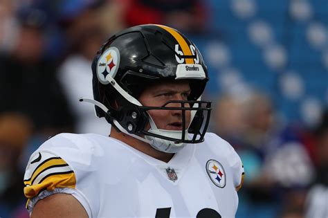 Giants agree to terms with Steelers backup O-lineman J.C. Hassenauer